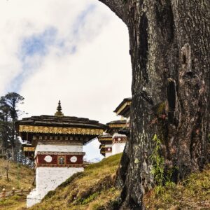 rabenwelt-stupa-6737225_1280