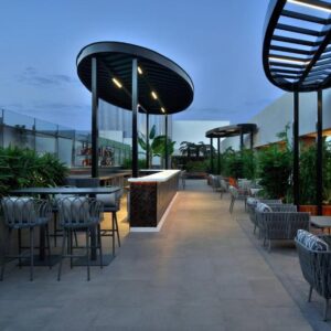 Courtyard by Marriott Nashik 9