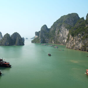 Halong-Bay-The-Jewel-of-Vietnam-1