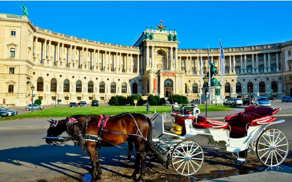 Imperial Cities of Europe - 2026 (Guided Tour) - I Fly – Austria