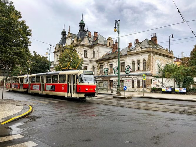 Eastern Capital Explorer - 2026 (Guided Tour) - I Fly – Czech Republic