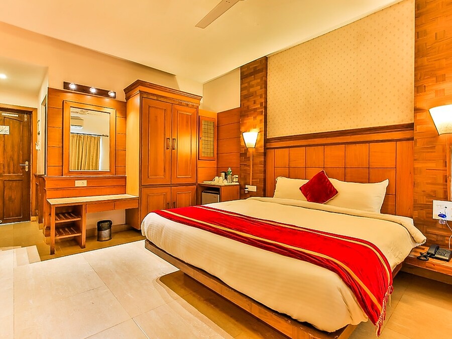 Baga Beachfront 4-Star Hotel 4N – Goa