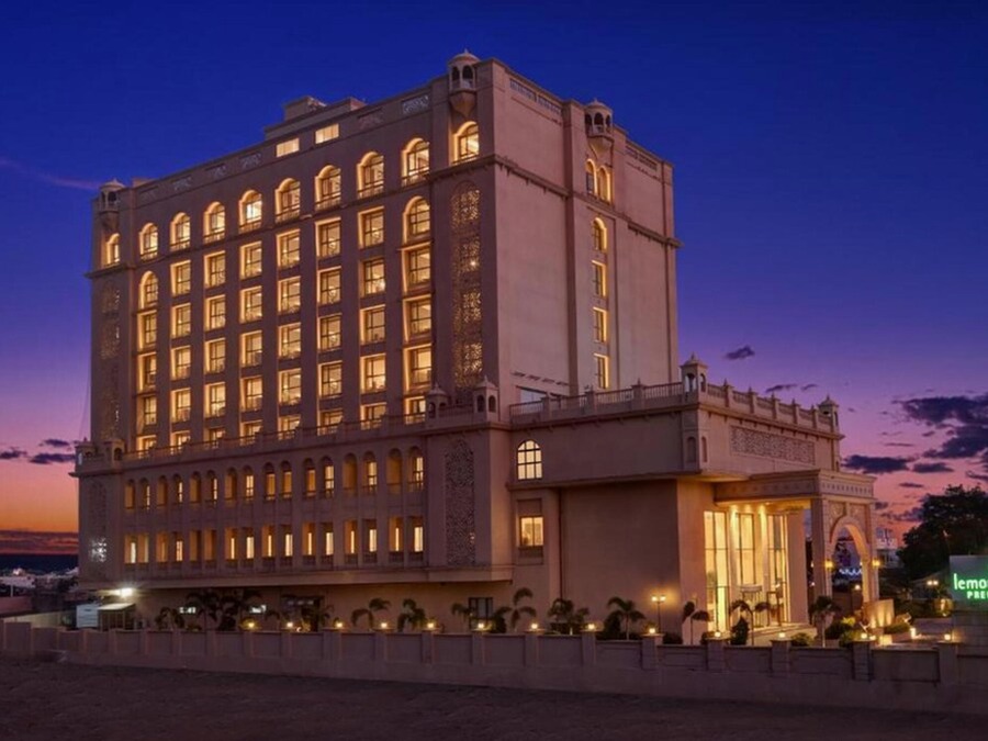 Divine Darshan & Royal Wilderness – Gujarat
