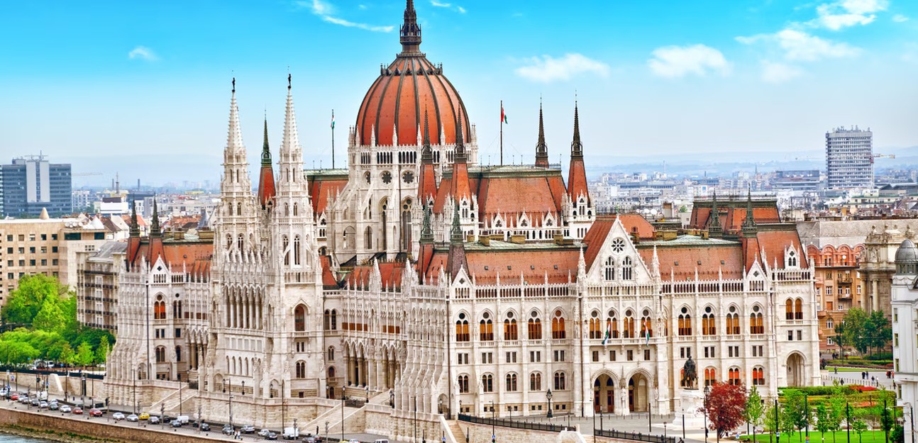 Breathtaking Budapest Escape - I Fly – Hungary