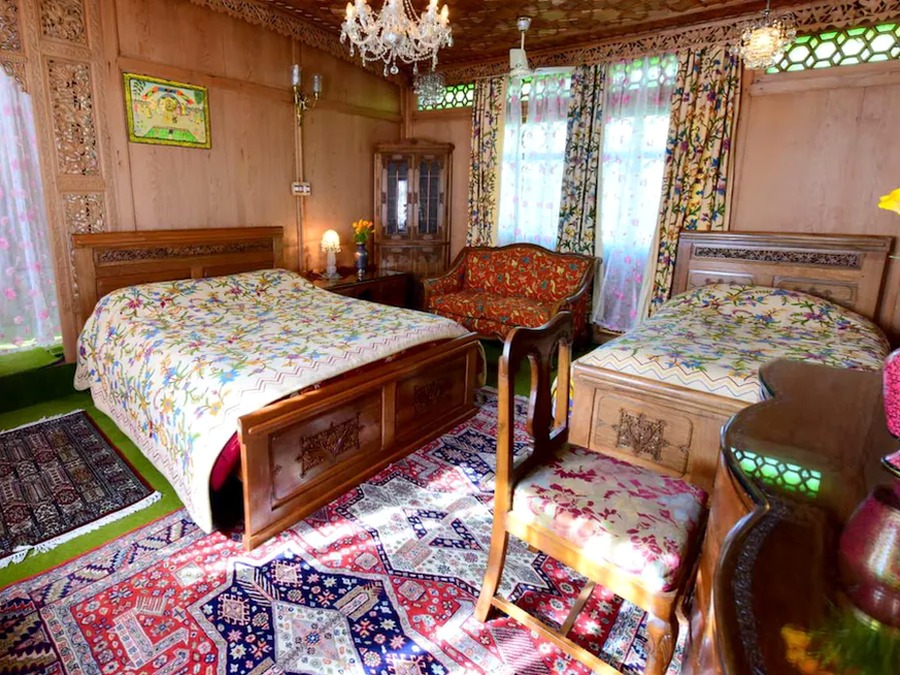 Romantic Kashmir Retreat - I Fly – Kashmir