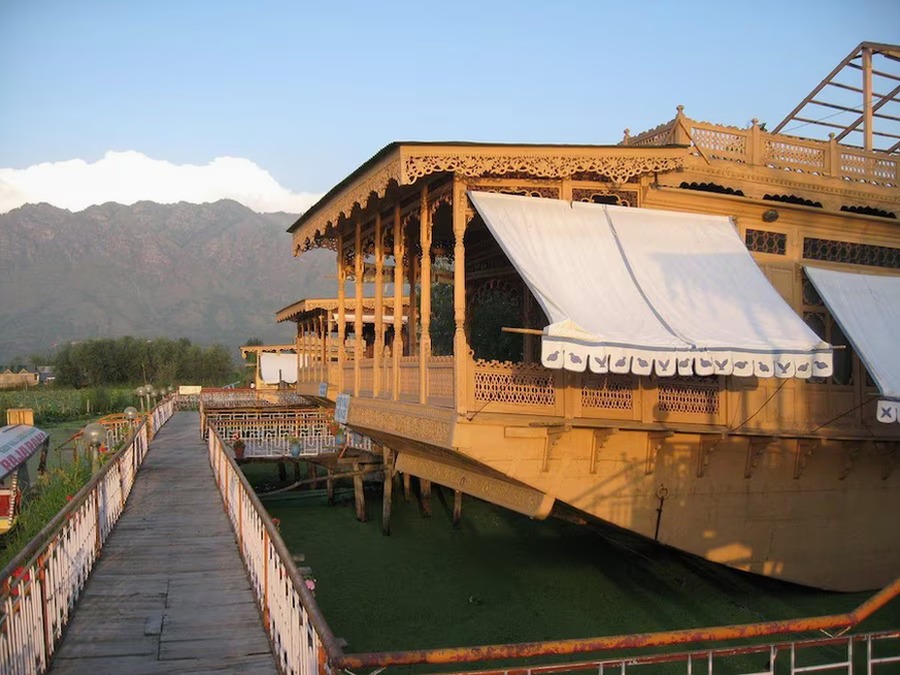 Romantic Kashmir - Khyber Himalayan Resort - I Fly – Kashmir