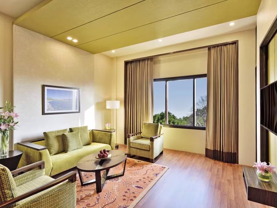 Luxurious Srinagar with 4-Star Hotel - I Fly – Kashmir