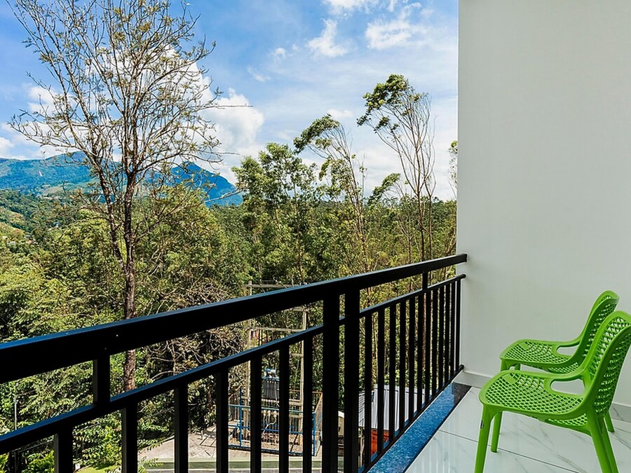 2N Munnar Hill Station Escape – Kerala