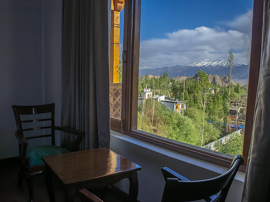 Majestic Leh with Khardungla – Leh