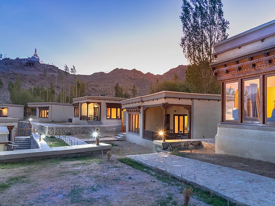 Sundowner at Sumur Dunes- Ladakh Escape – Leh