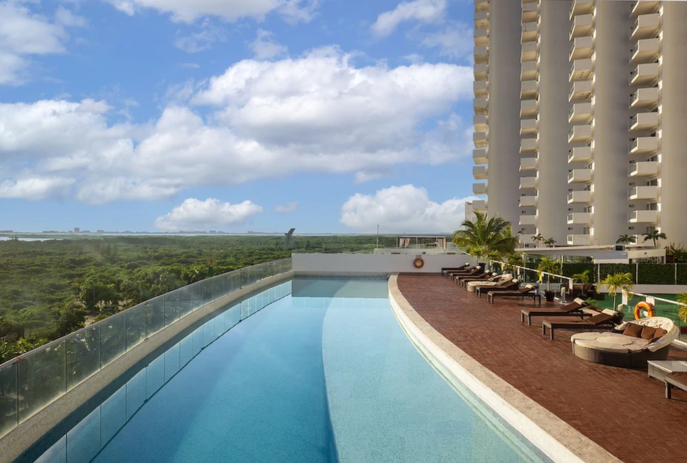 Cancun Paradise Getaway - I Fly – Mexico