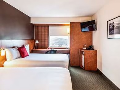Splendid South - Coach Tour with Standard Hotels - I Fly – New Zealand