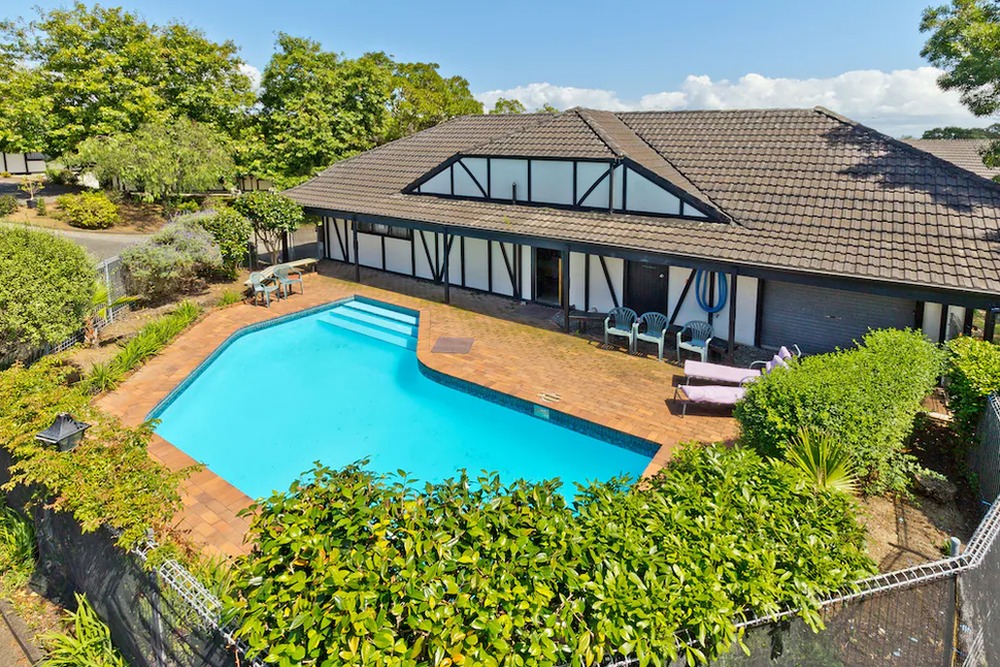 Auckland Retreat - With Visit to Hobbiton & Waitomo Caves - I Fly – New Zealand