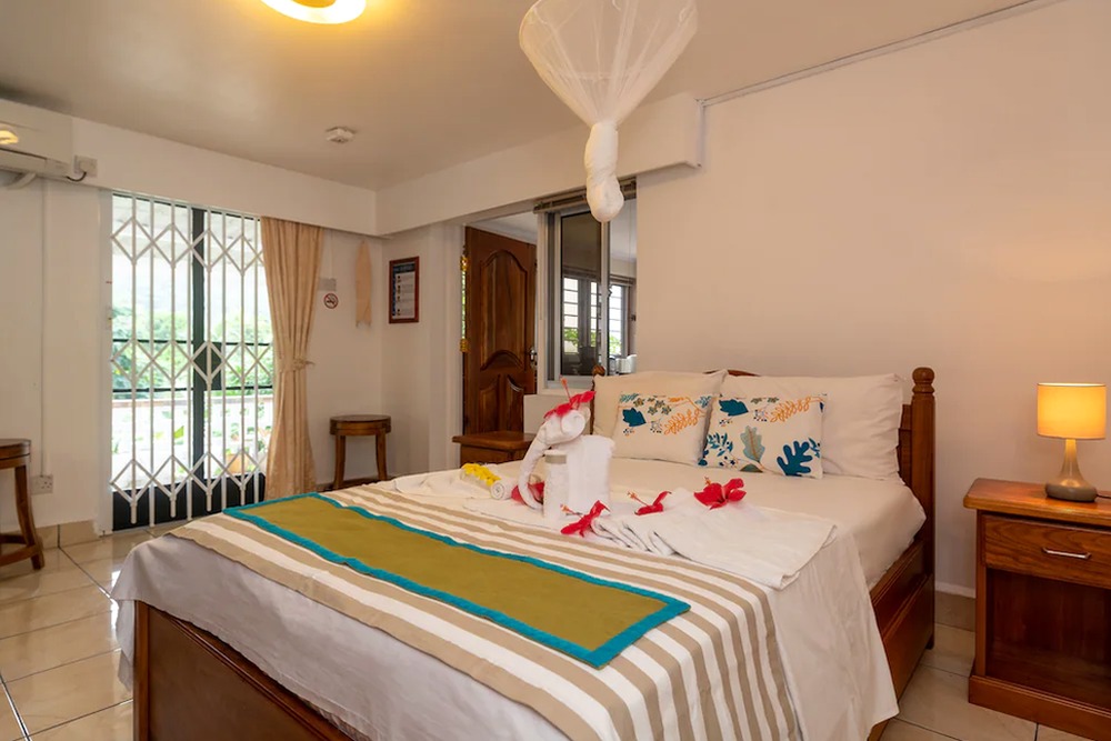 The Honeymoon Splash - I Fly – Seychelles