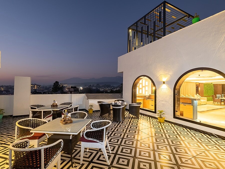 Romantic Stay in Dehradun – Uttarakhand