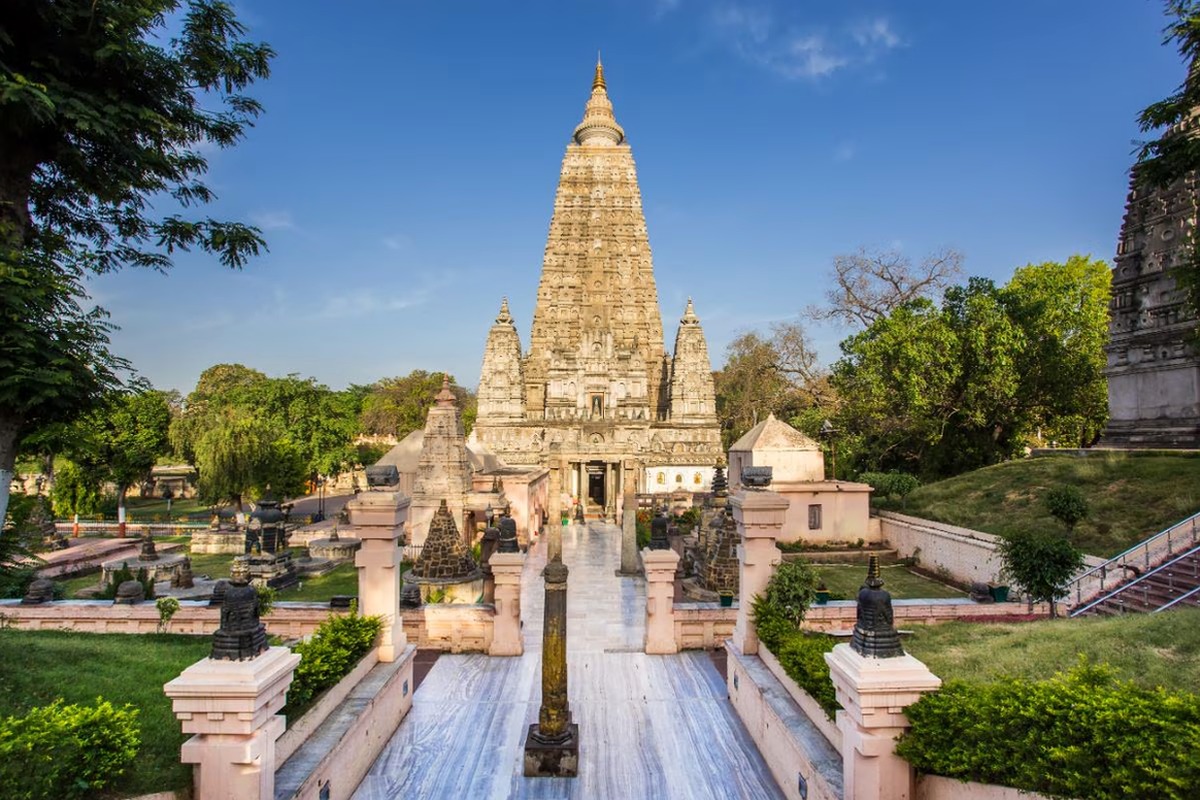 Spiritual trip on path of Budhha with Agra & Delhi – Uttar Pradesh